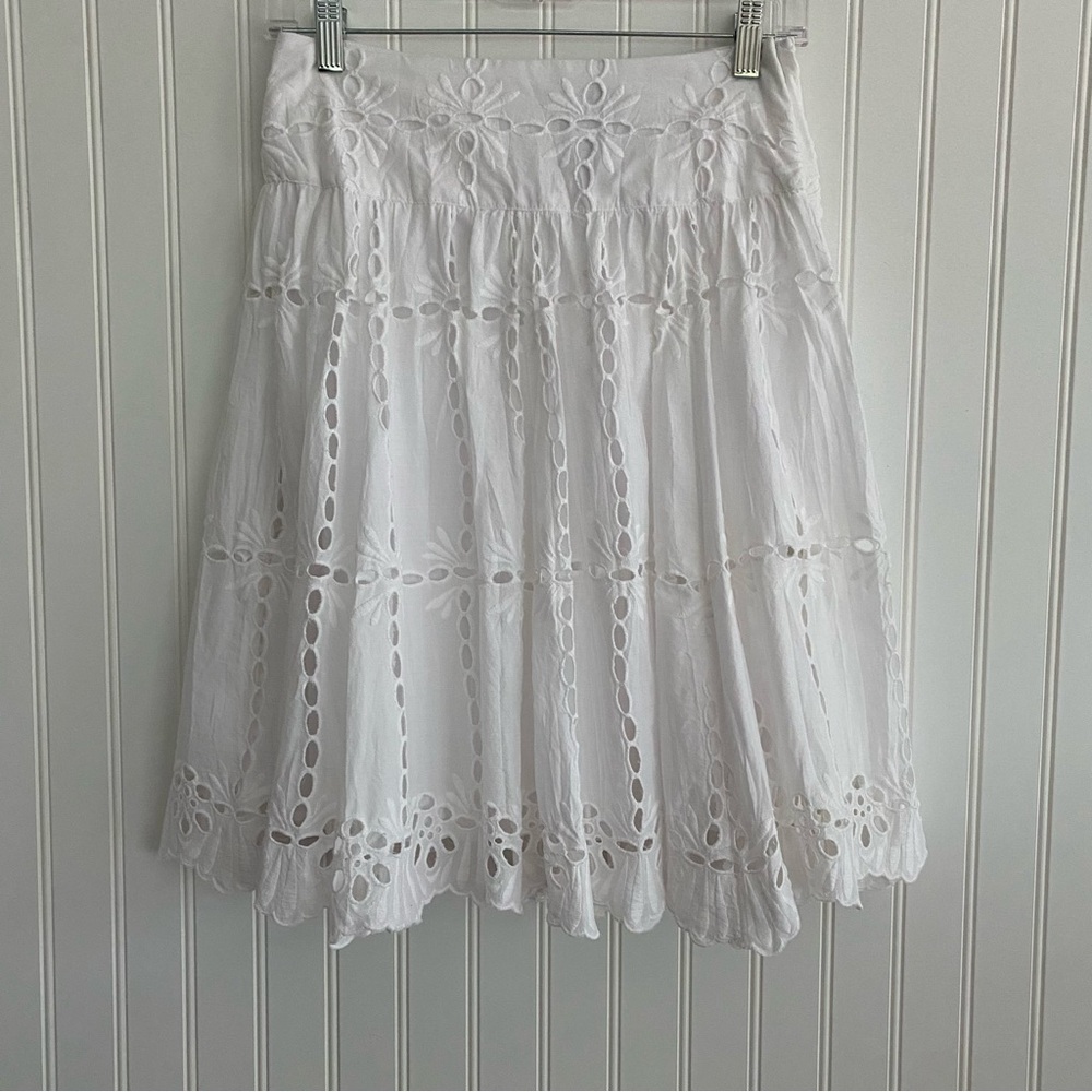 INC International Concepts white, cut-out pattern skirt SIZE 0
